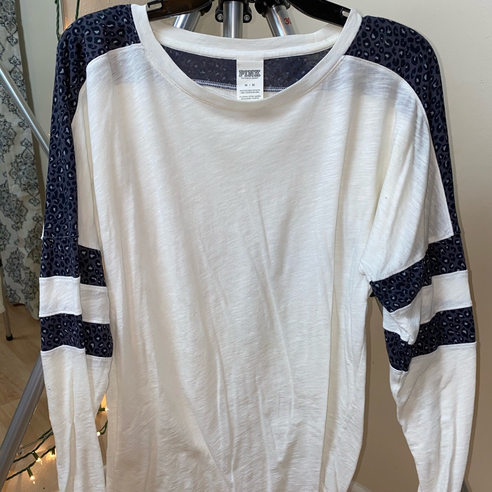 VS Pink long sleeve tee